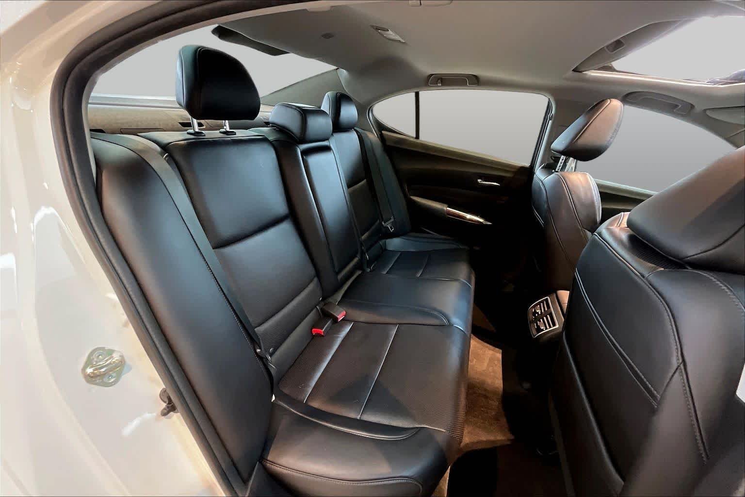 Used 2015 Bellanova White Pearl Acura V6 Tech image 19