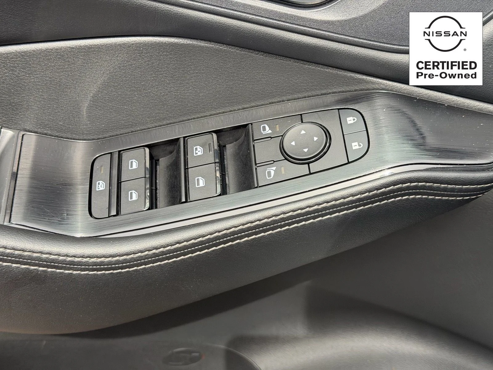 Used 2025 Everest White Pearl Nissan SV image 16