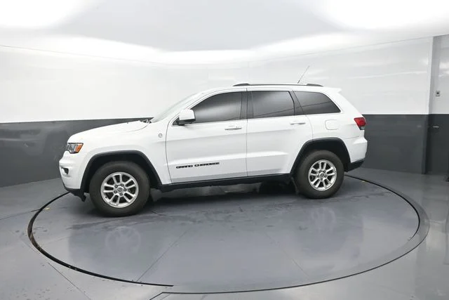 Used 2019 White Jeep Laredo E image 45