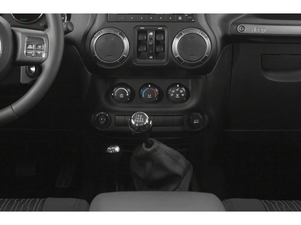 Used 2018 Granite Crystal M Jeep Sport image 8