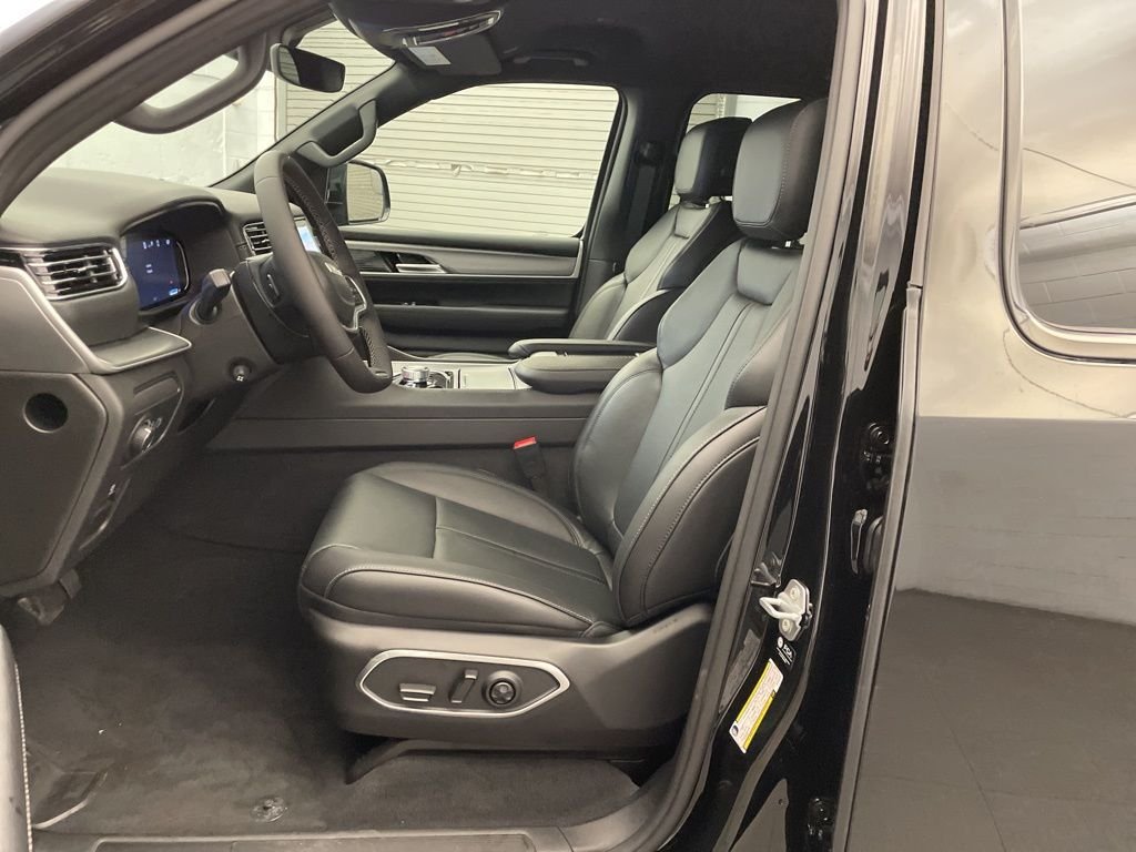 New 2026 High Gloss Black Exterior Paint Jeep  image 17