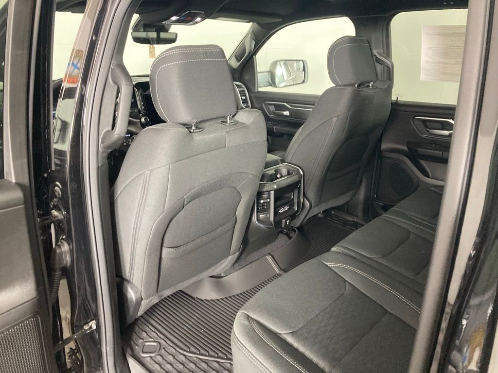 New 2026 Diamond Black Crystal Pearl-Coat Exterior Paint RAM Big Horn/Lone Star image 16
