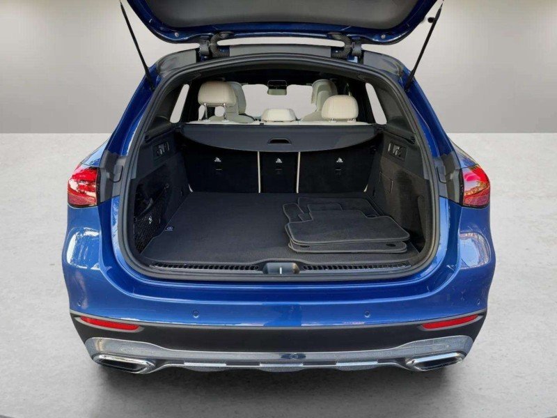 Used 2026 Starling Blue Metallic Mercedes-Benz GLC 300 image 31