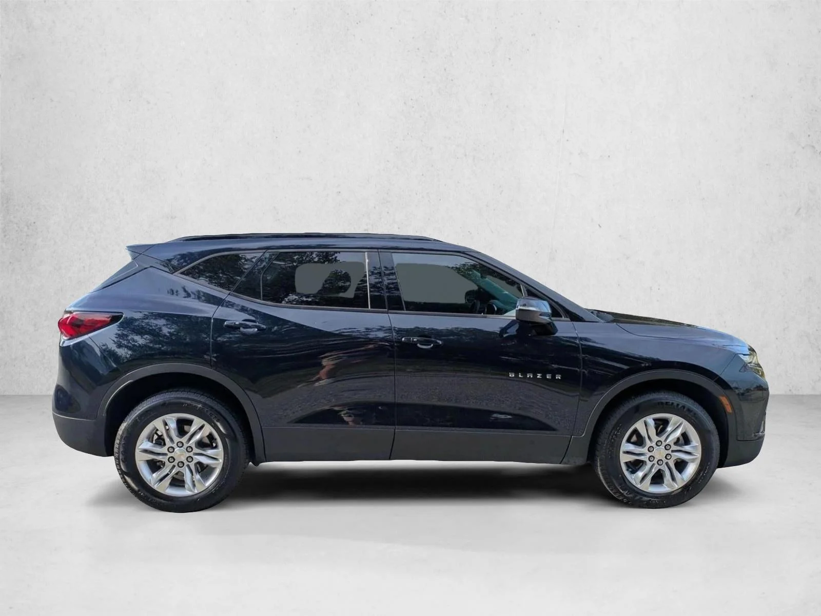 Used 2020 Midnight Blue Metallic Chevrolet LT image 4