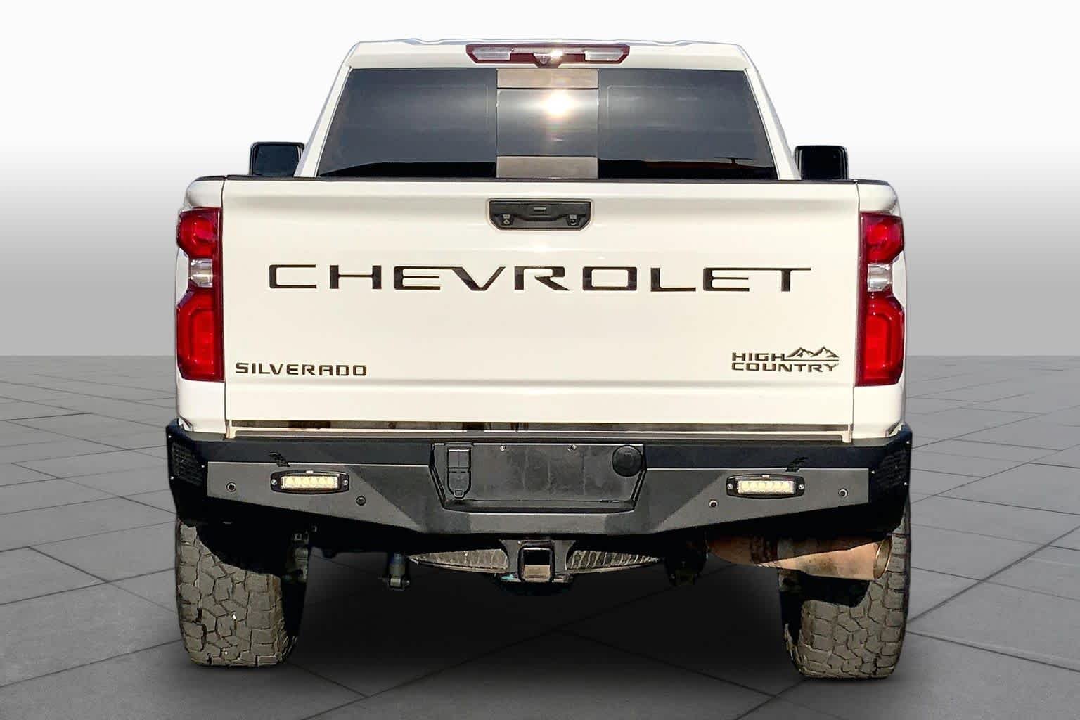 Used 2021 Summit White Chevrolet High Country image 5