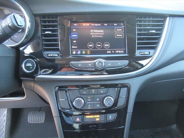 Used 2022  Buick Preferred image 22