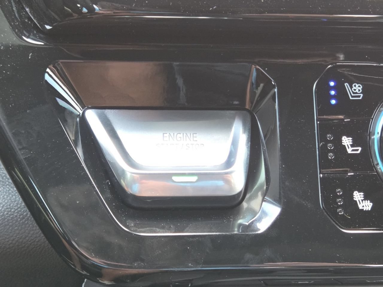 2026 GMC Sierra 1500 AT4X - Photo 11