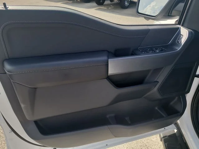 New 2026 Oxford White Ford XLT image 16