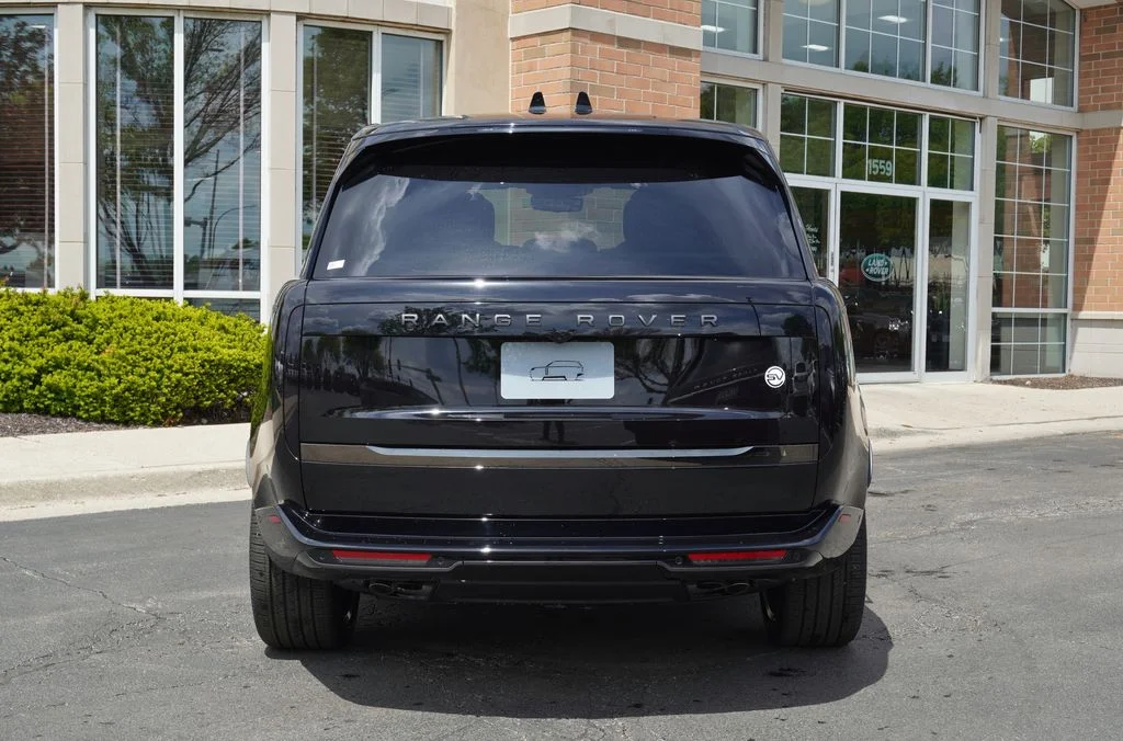 New 2026 Obsidian Black in Gloss Finish Land Rover SV image 5