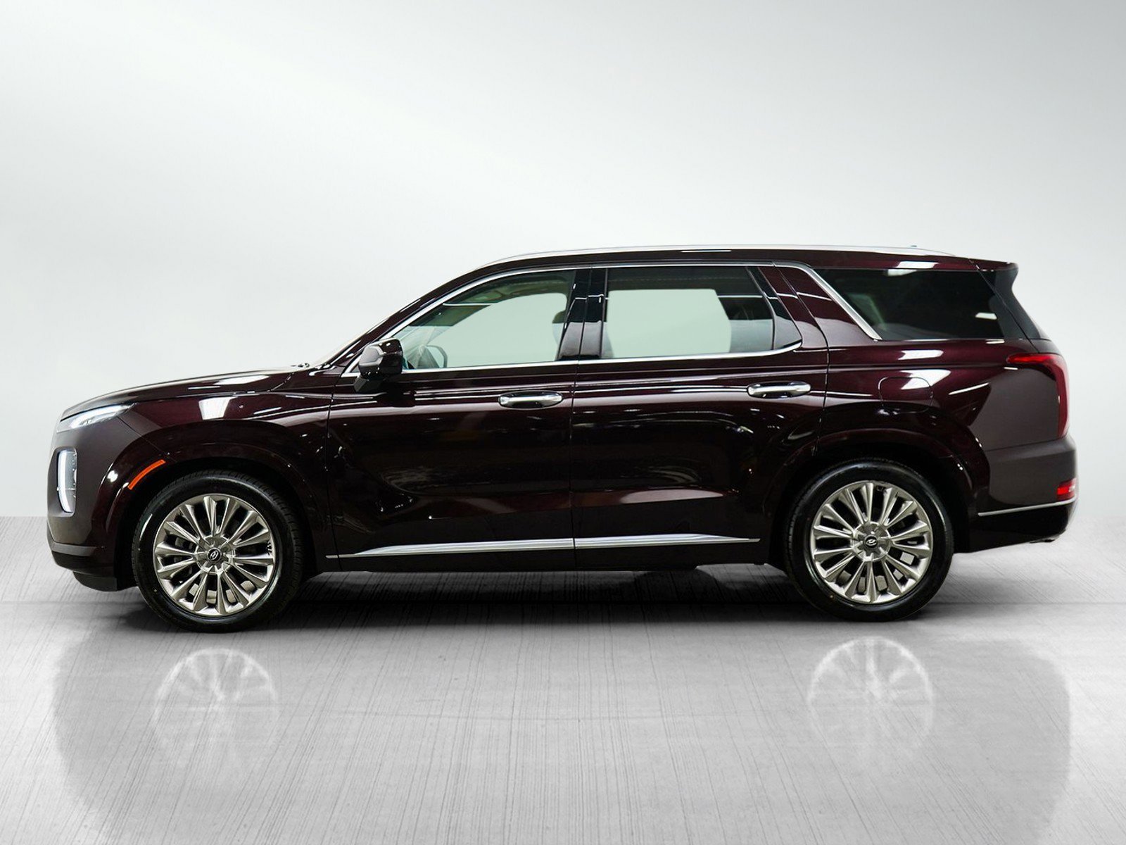 Used 2020 Hyundai Palisade Limited with VIN KM8R5DHE4LU132817 for sale in South Saint Paul, Minnesota