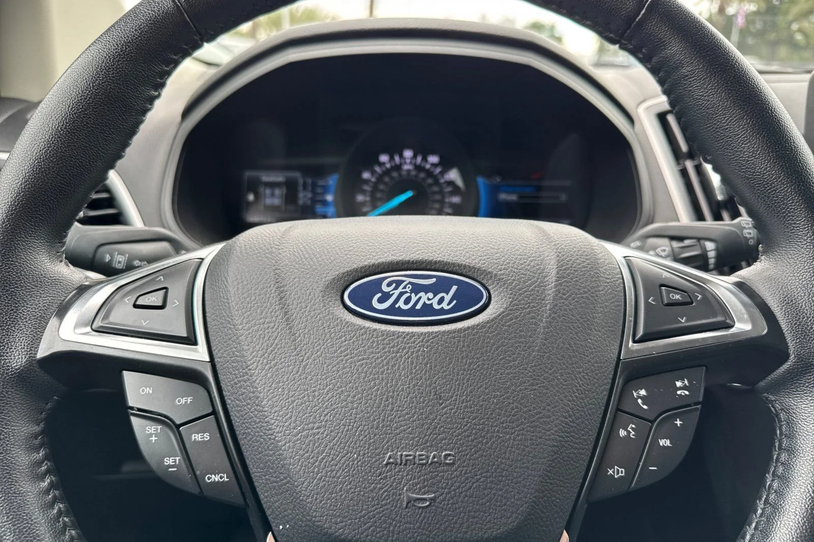 Used 2024 Iconic Silver Ford SEL image 25