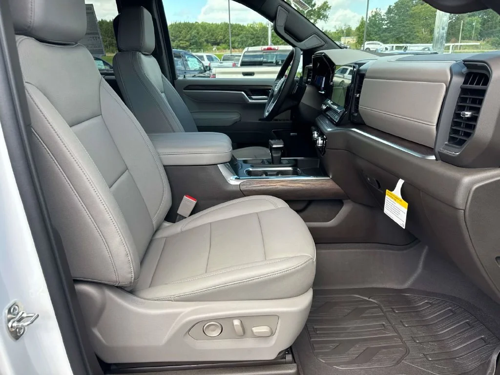 2026 GMC Sierra 1500 SLT - Photo 23