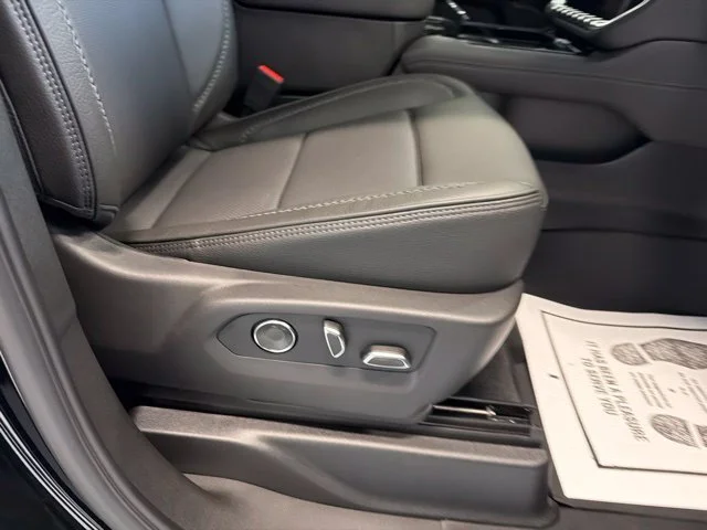 2027 GMC Yukon Denali - Photo 8
