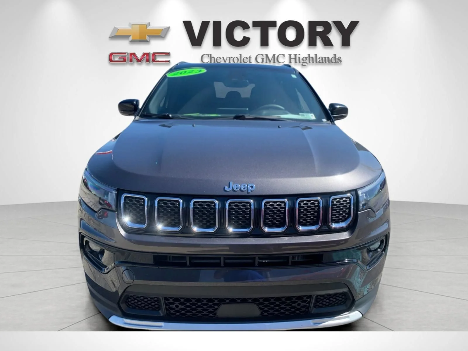 Used 2023 Gray Jeep Limited 4x4 image 8
