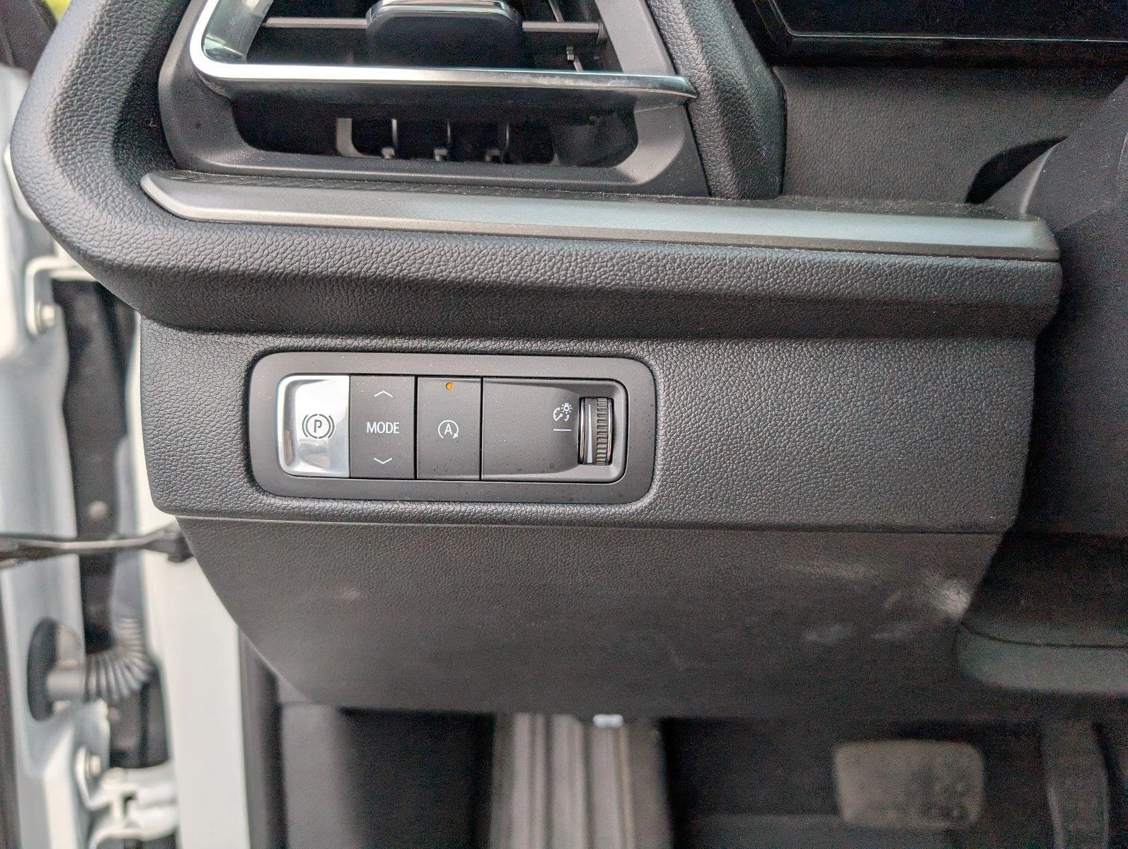 Used 2026 Summit White Chevrolet LT image 28