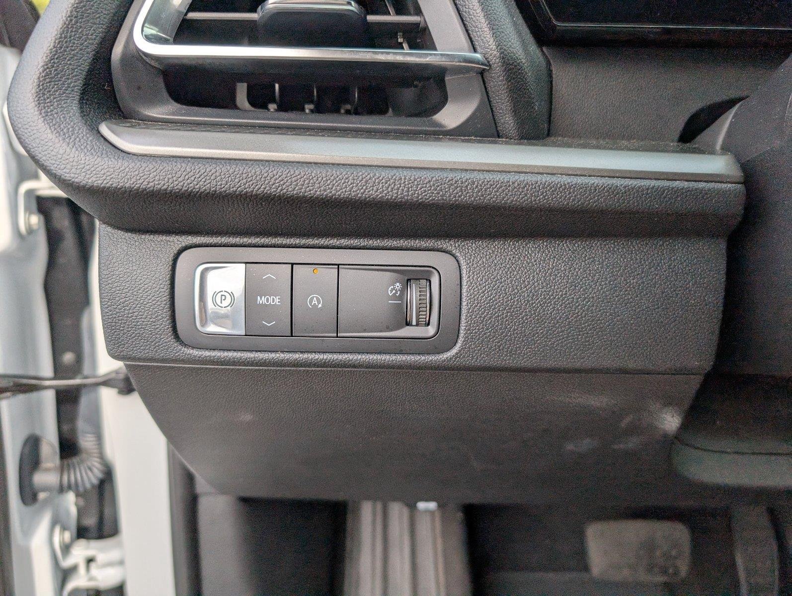 Used 2026 Summit White Chevrolet LT image 28