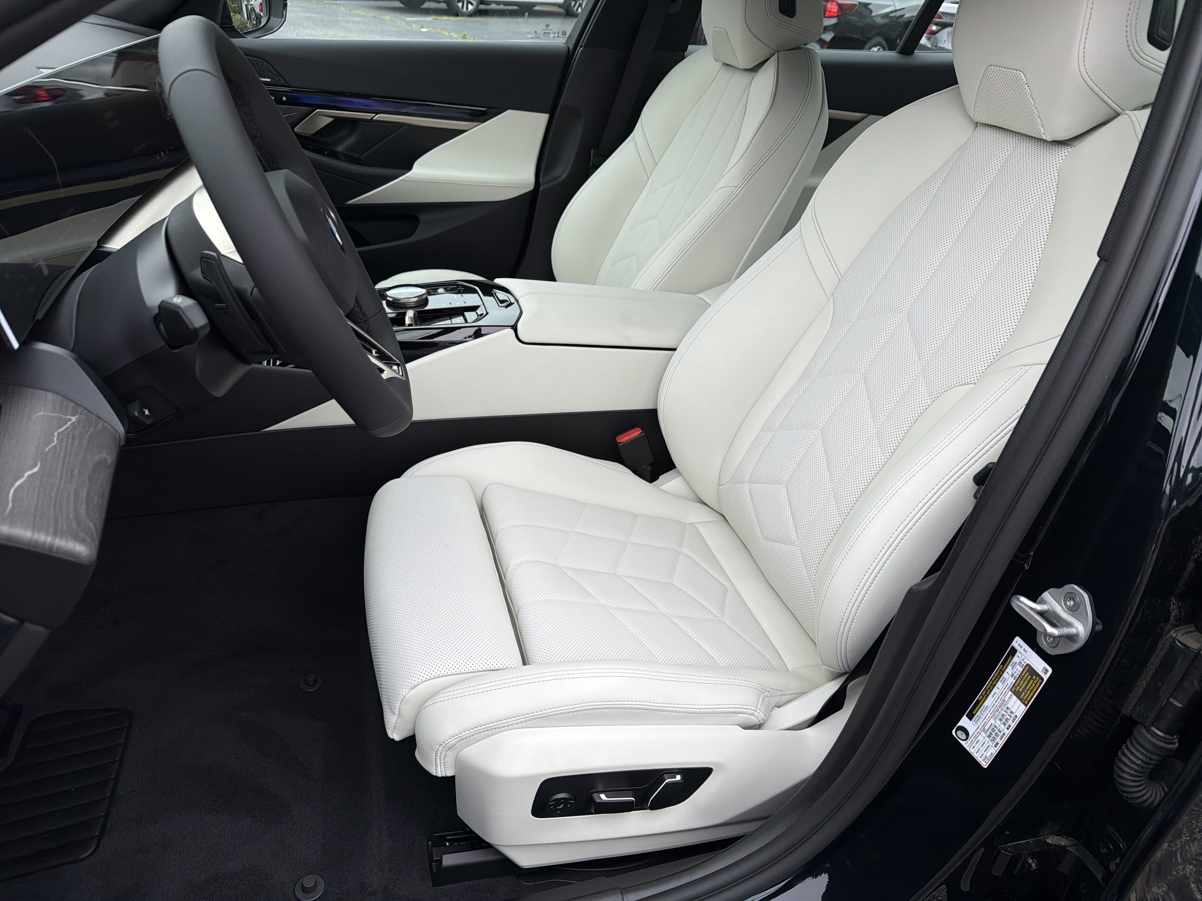 New 2027 Carbon Black Metallic BMW 530i image 21