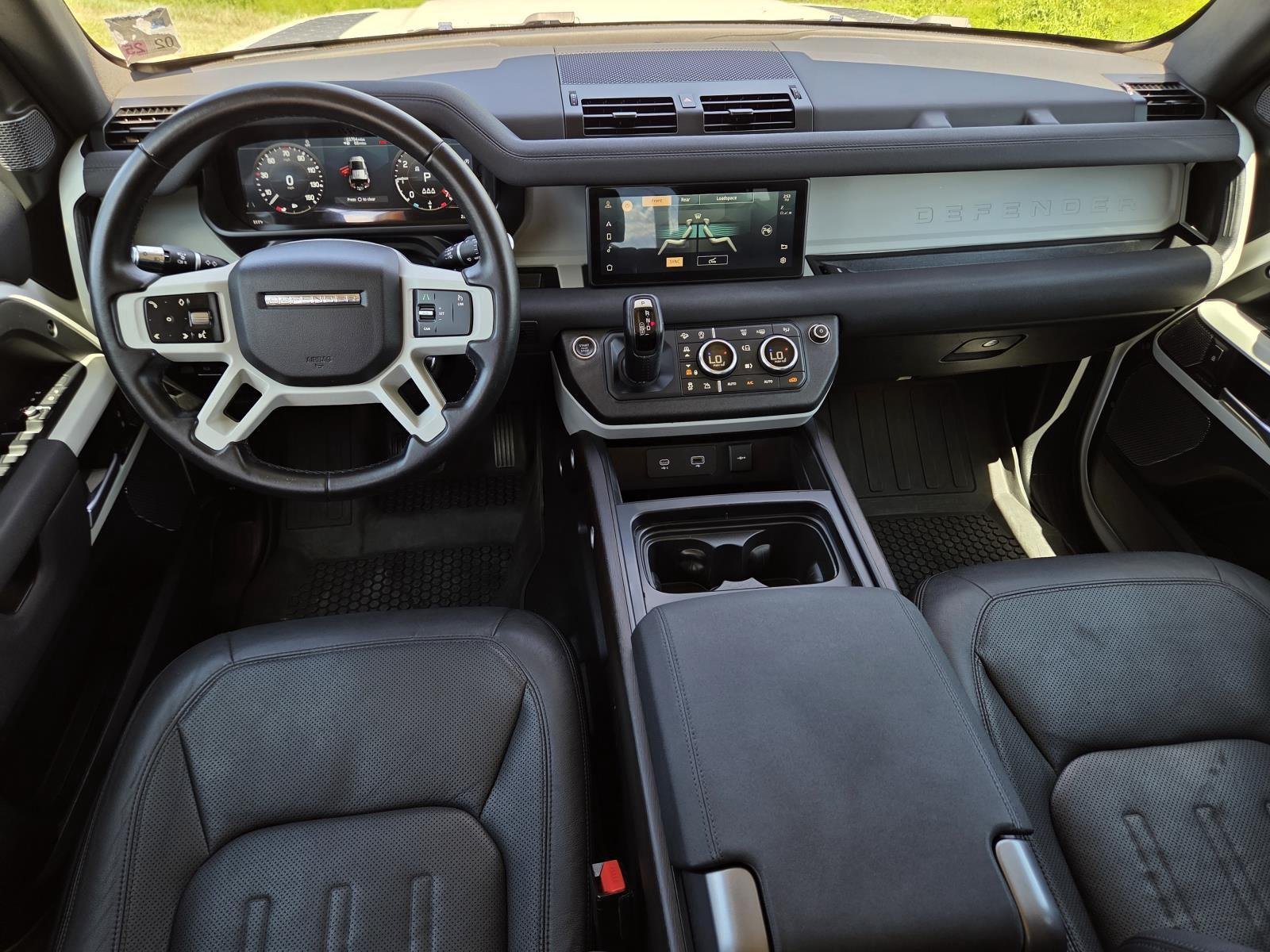 Used 2021 Fuji White Land Rover SE image 16