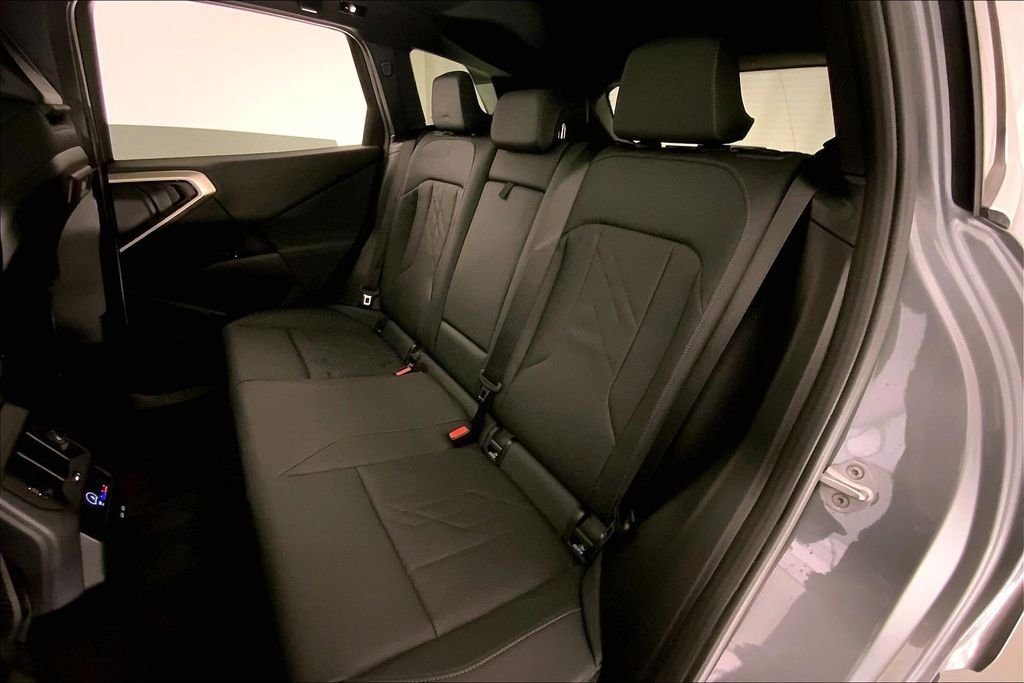 Used 2025 Skyscraper Grey Metallic BMW  image 14