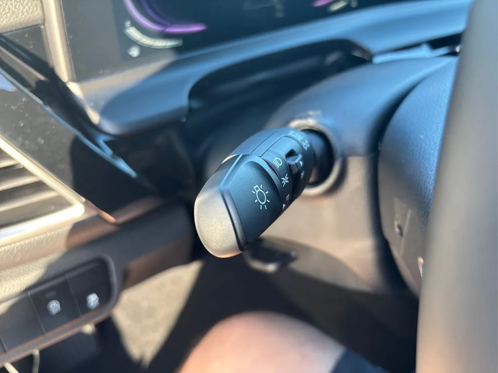 2025 Kia Seltos S - Photo 16