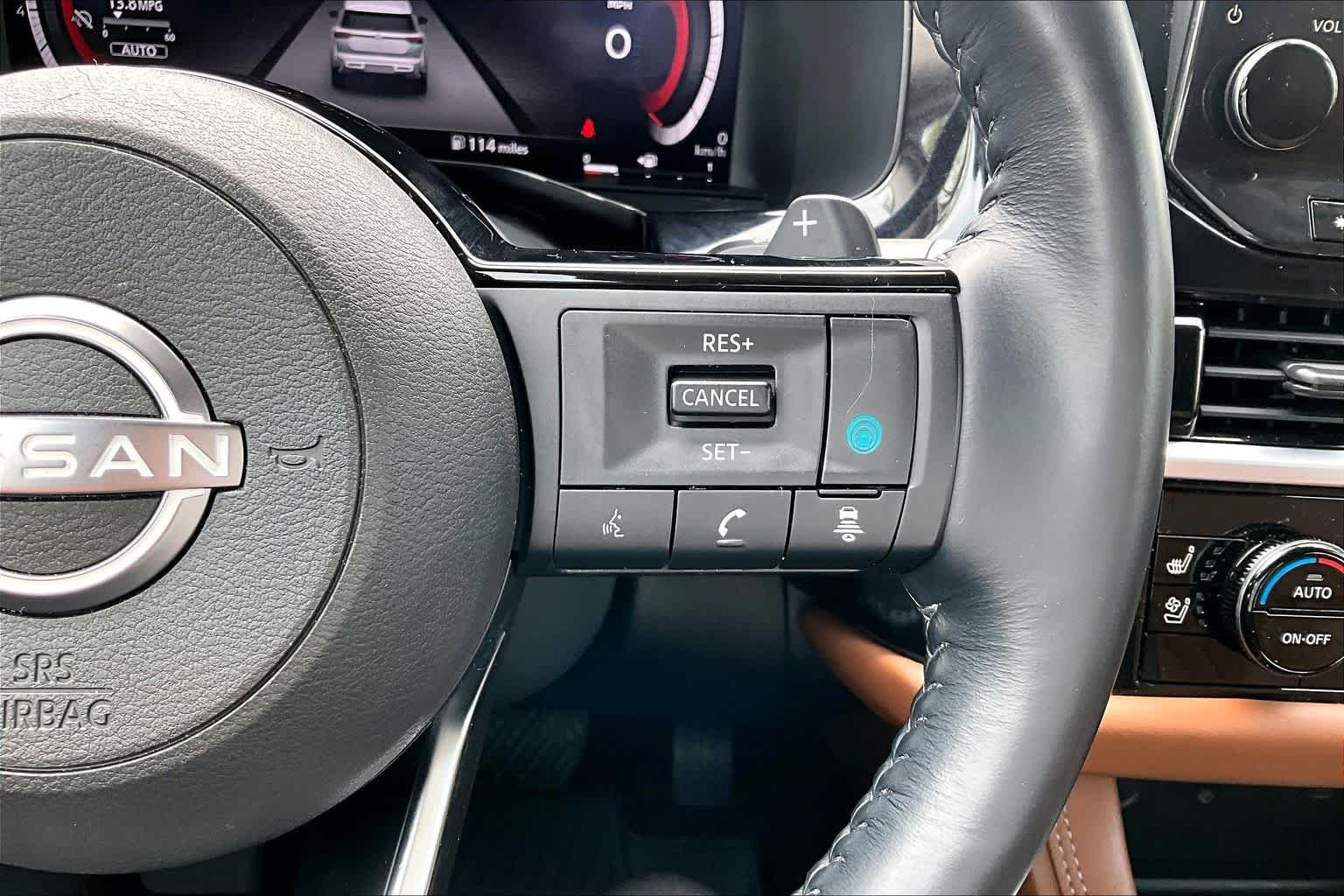 Used 2022 Pearl White Tricoat Nissan Platinum image 23