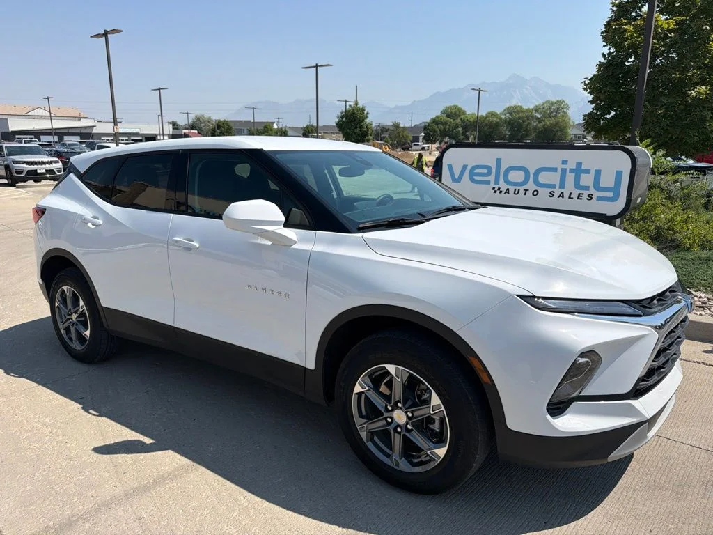 Used 2025 White Chevrolet LT image 1
