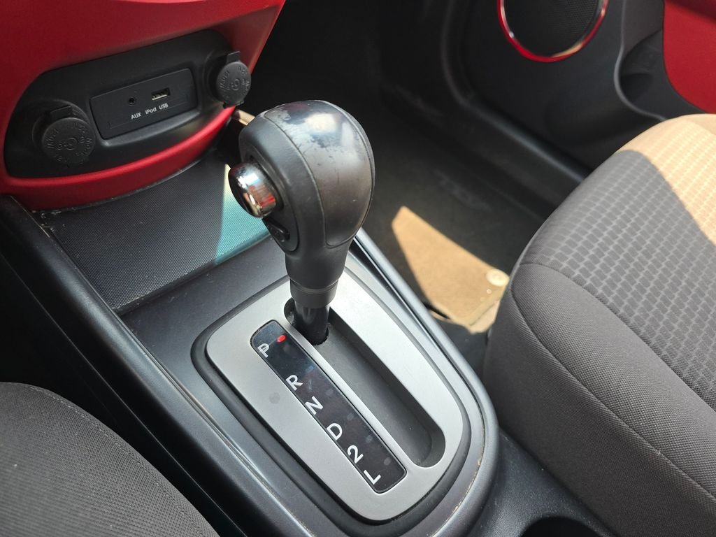 Used 2010 Silver Kia Sport image 28