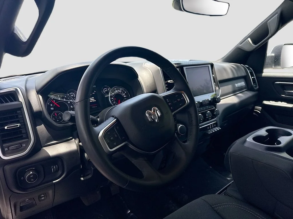 Used 2025 White Ram Big Horn/Lone Star image 9
