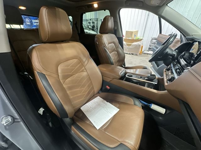 Used 2022 Gray Nissan Platinum image 32