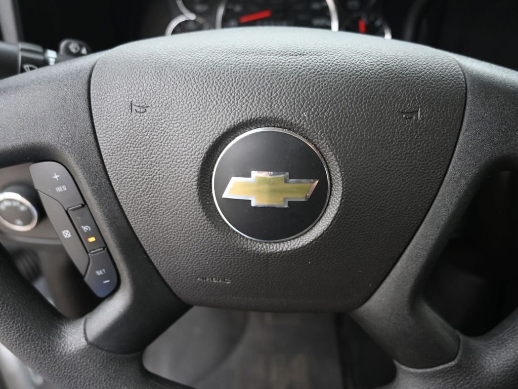 Used 2025 White Chevrolet LT image 21
