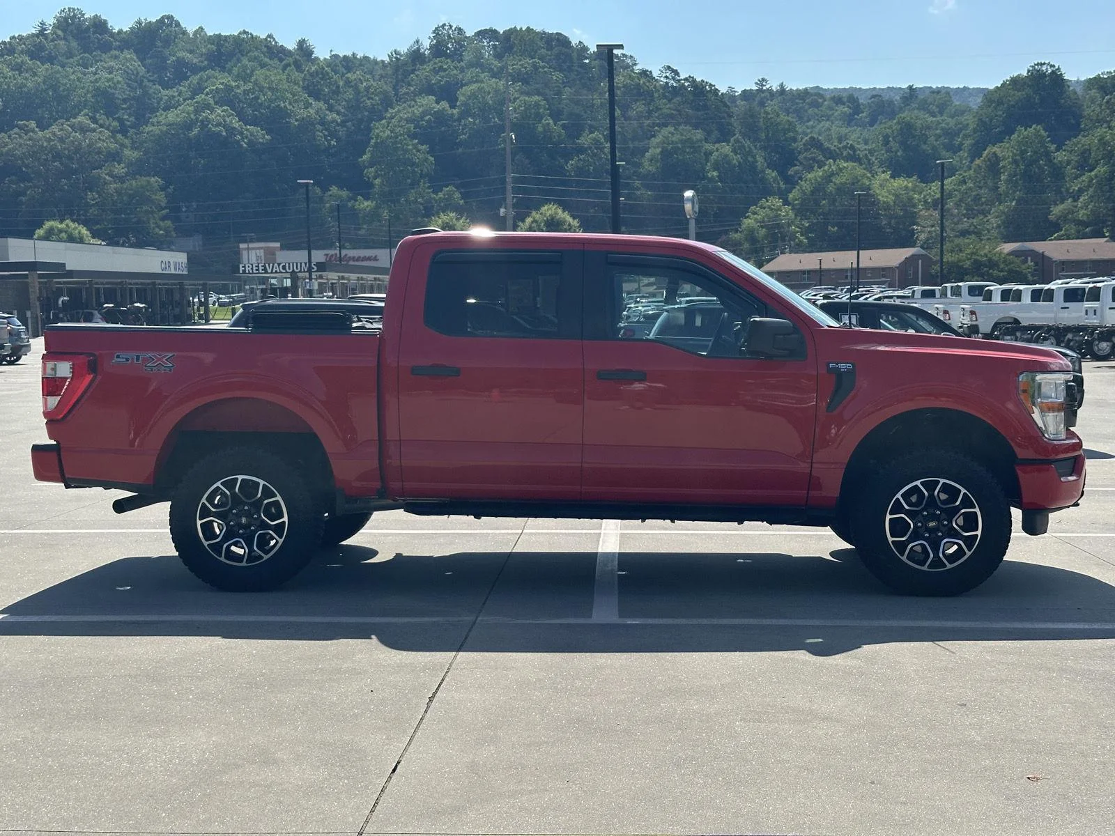 Used 2022 Red FORD  image 8