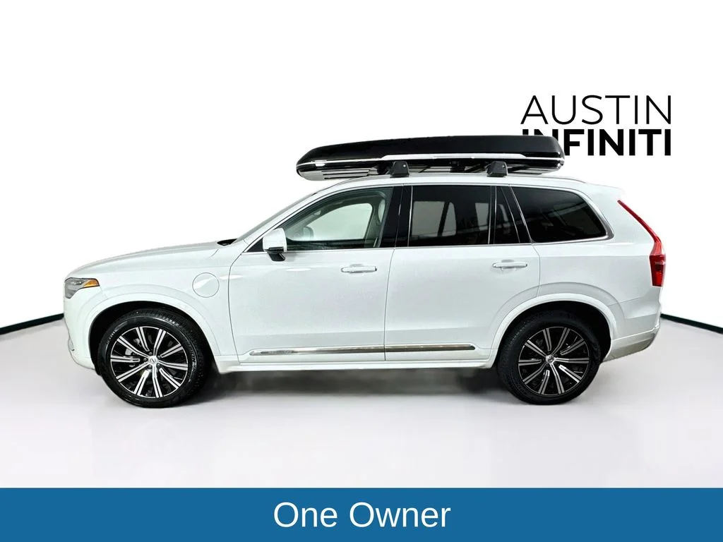 Used 2022 White Volvo T8 Inscription 6 Passenger image 4