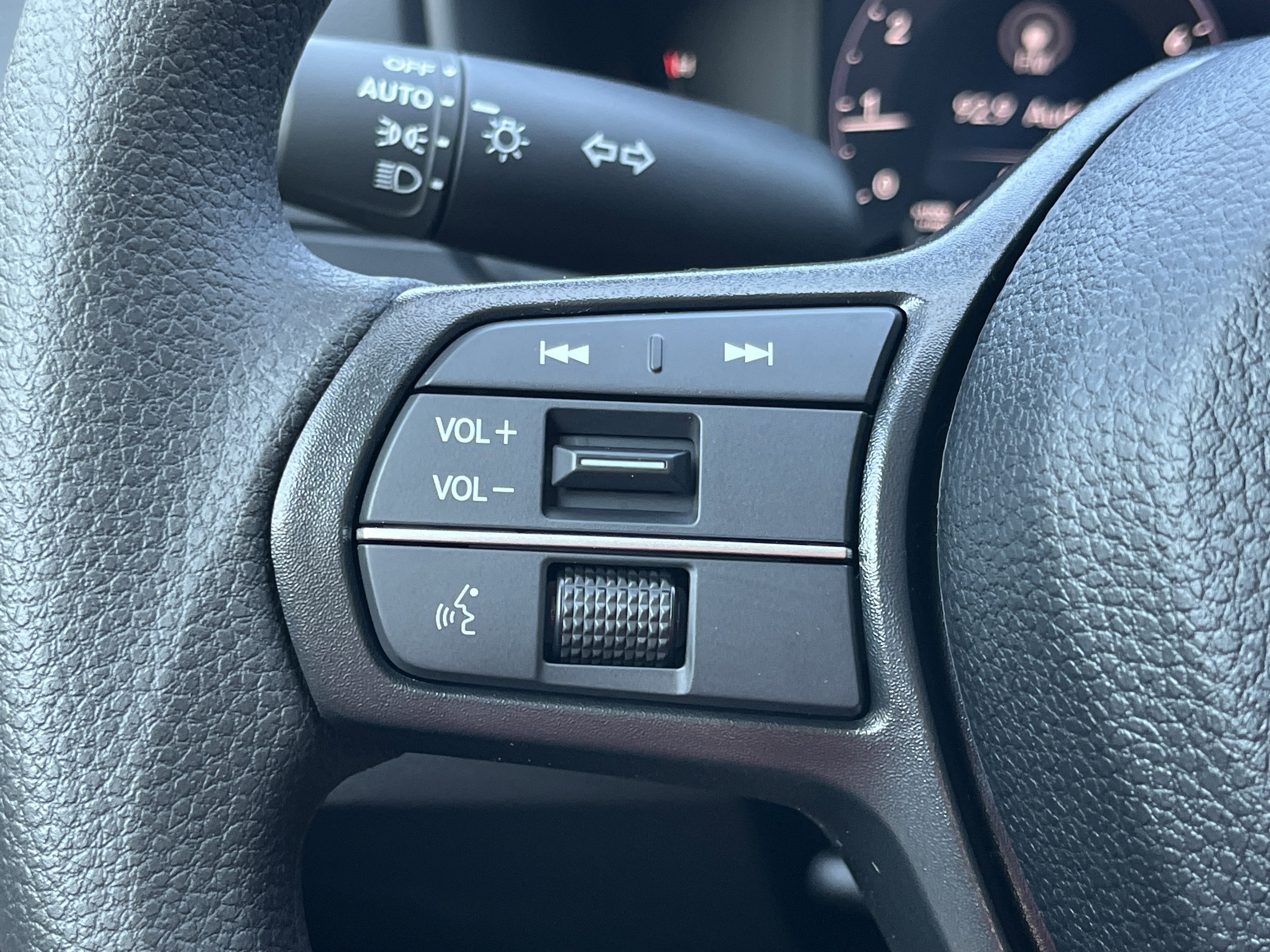 2025 Honda Accord SE - Photo 13