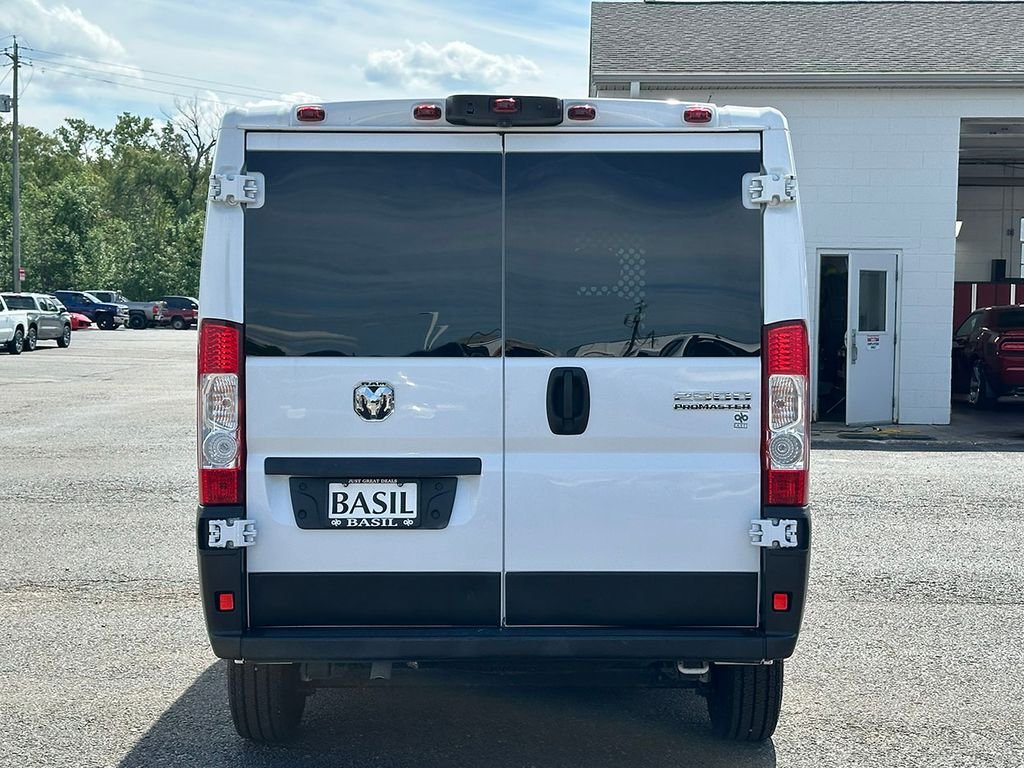 Used 2025 White Ram Base image 12