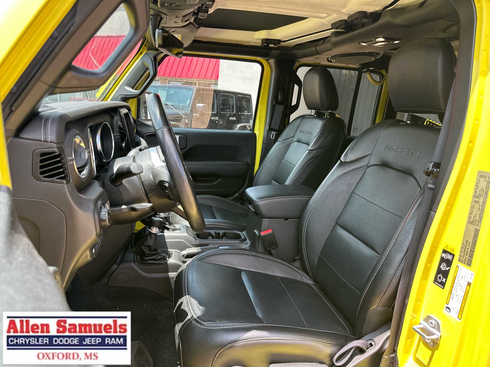 Used 2022 High Velocity Clearcoat Jeep Unlimited Sahara image 11
