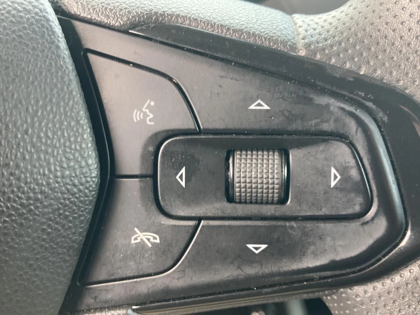 Used 2023 Sterling Gray Metallic Chevrolet LT image 15