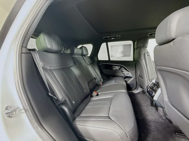 New 2026 Fuji White Land Rover SE image 29
