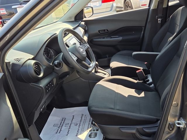 Used 2025 Gray Nissan S image 5