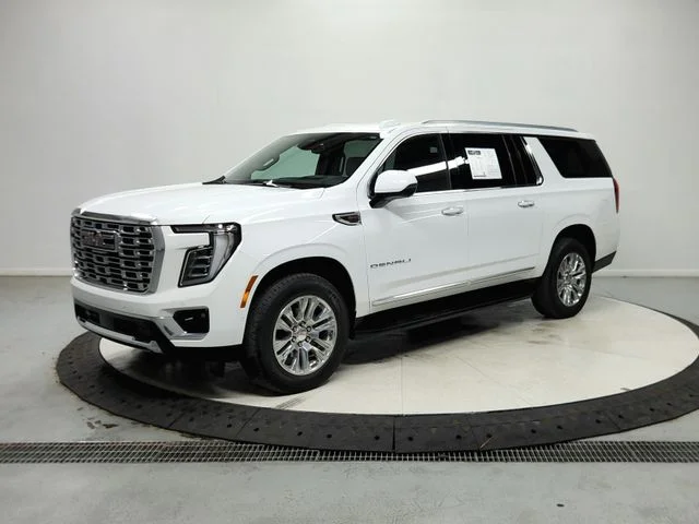 Used 2025 White GMC Denali image 4