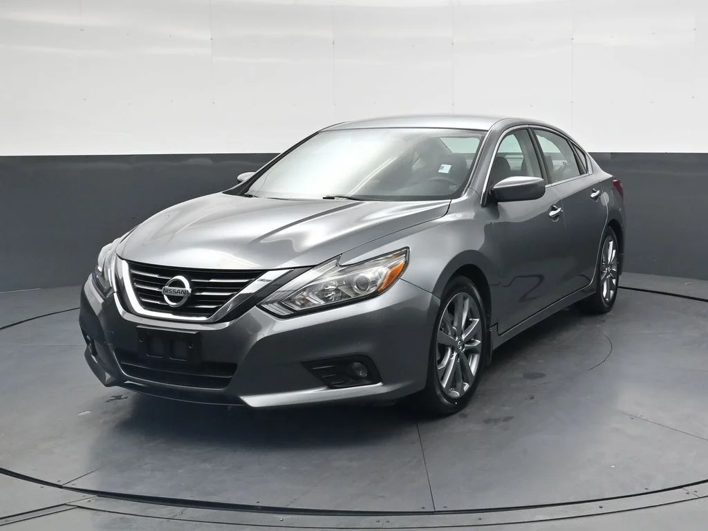 Used 2018 Gray Nissan 2.5 SR image 13
