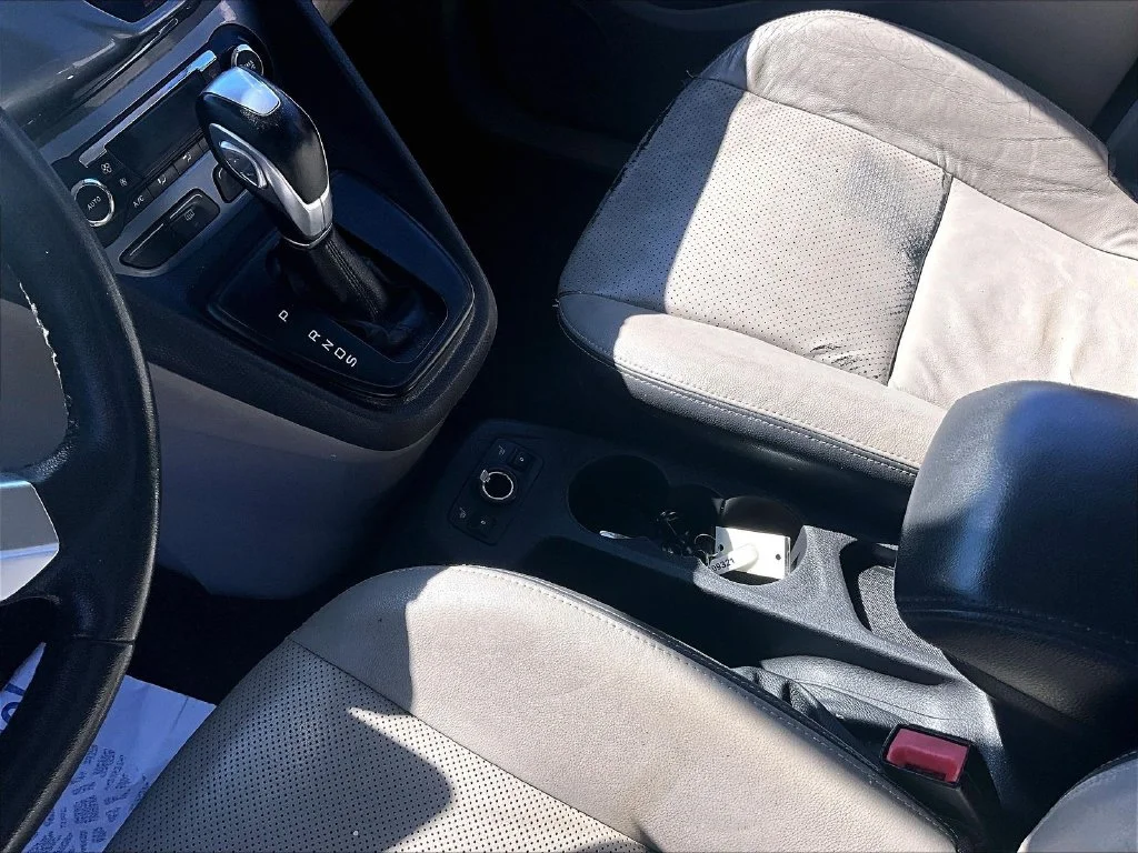 Used 2014  Ford Titanium image 15
