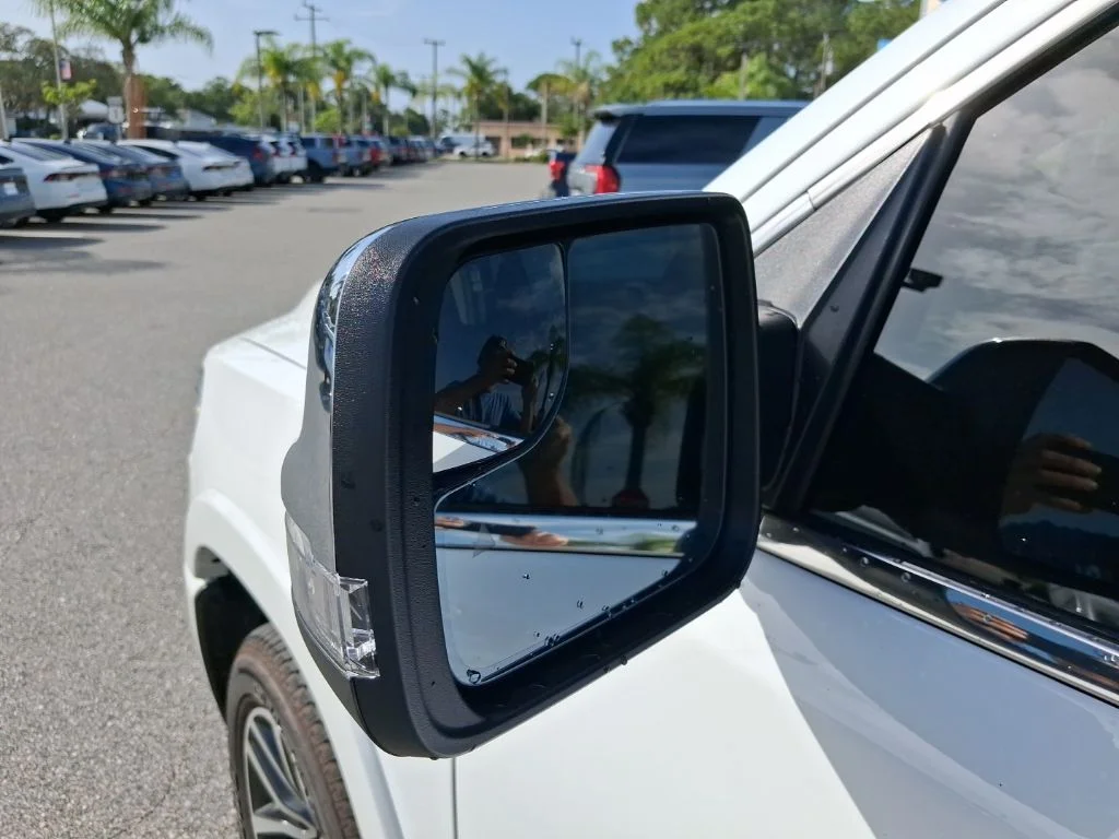 Used 2025 White Ram Limited image 21