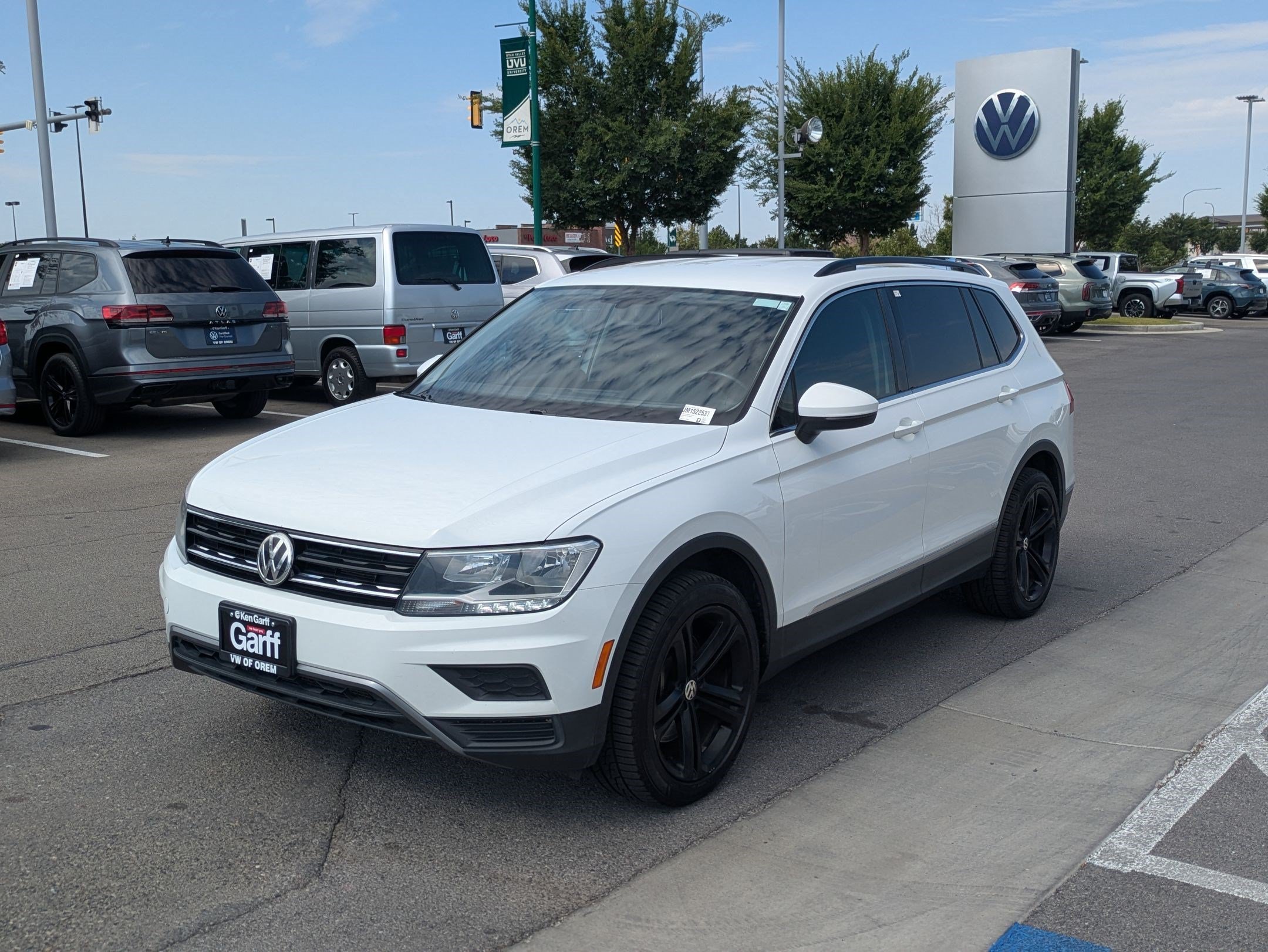 Used 2018 Pure White Volkswagen SEL image 7