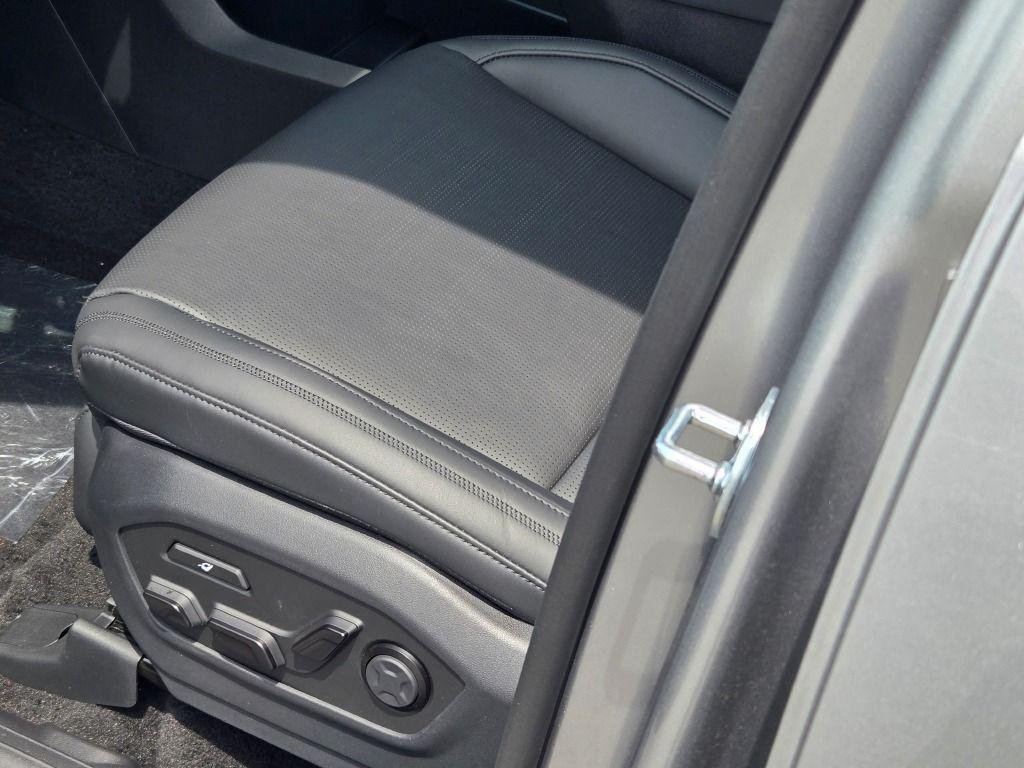 New 2026 Shimmering Silver Hyundai Calligraphy AWD image 24