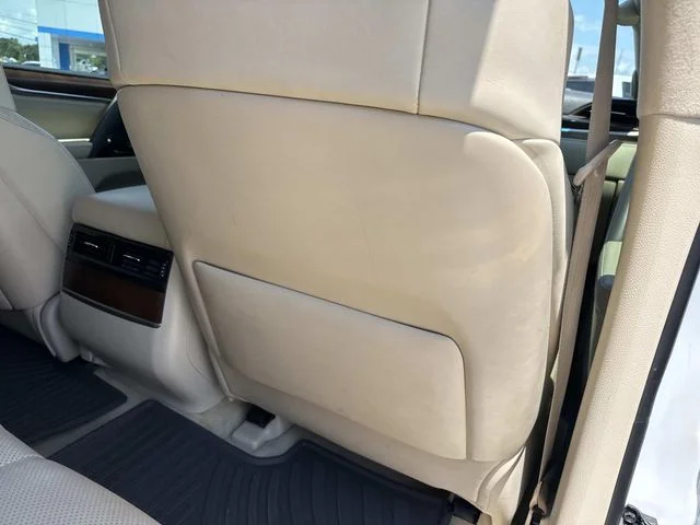 Used 2021 White Lexus 570 image 23