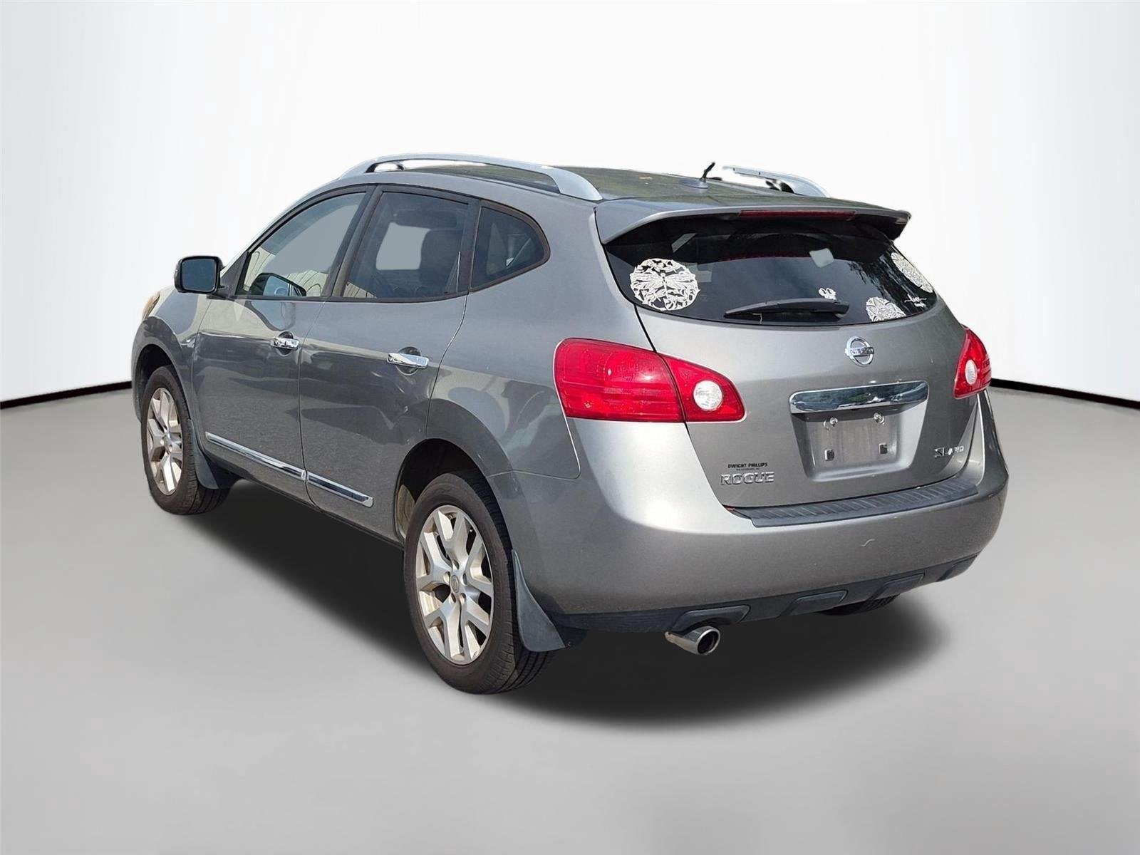 Used 2012 Platinum Graphite Nissan SL image 3