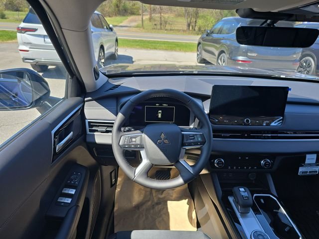 2026 Mitsubishi Outlander SE - Photo 12