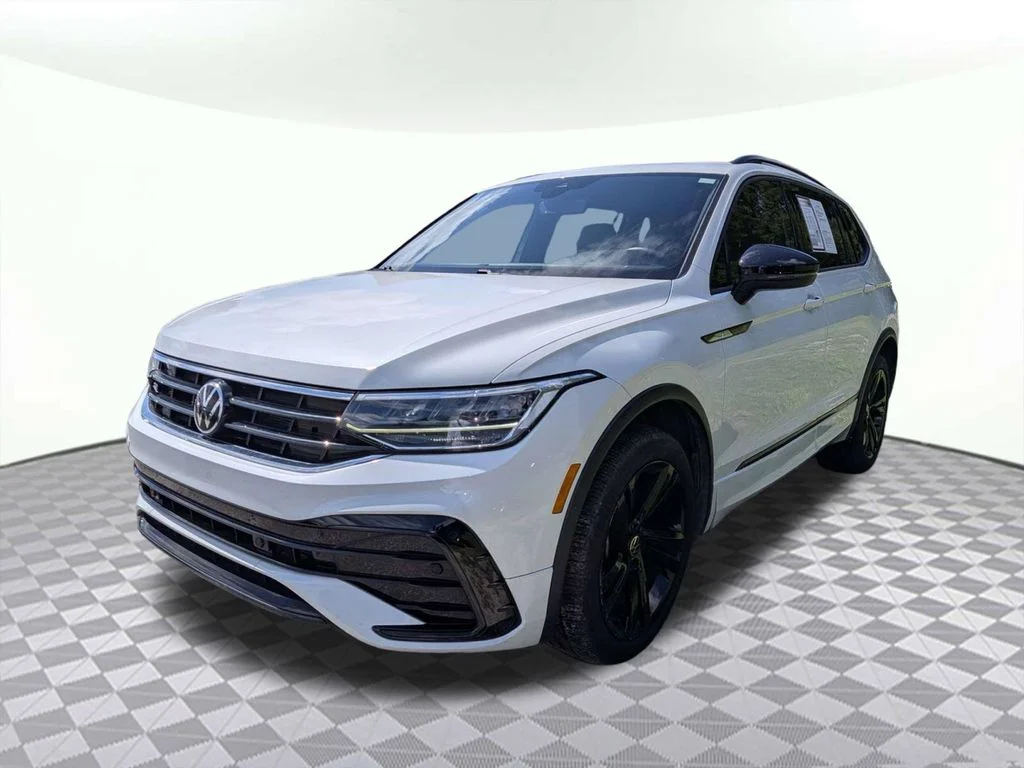 Used 2023  Volkswagen 2.0T SE R-Line Black image 6