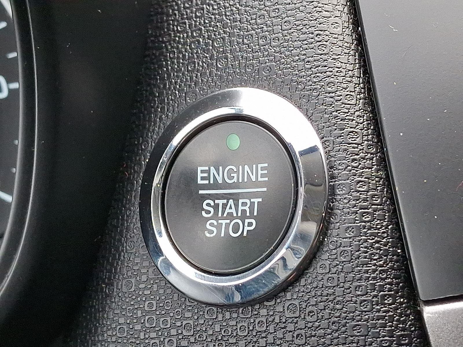 Used 2022 Lightning Blue Metallic Ford SE image 25