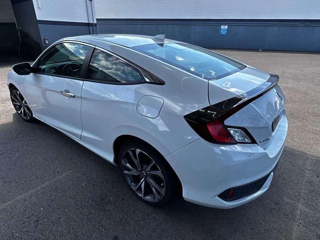 Used 2019 White Honda Touring image 19